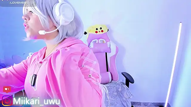 Ahri Elderwood online show from February 13, 2026, 4:08 am