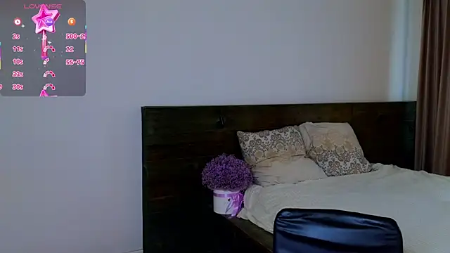 JessicaCartier online show from April 4, 2026, 4:33 am