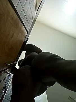 Snapshot of sweet-ass- chatting on September 21, 2025, 7:21 am sweet-ass- online show from September 21, 2025, 7:21 am