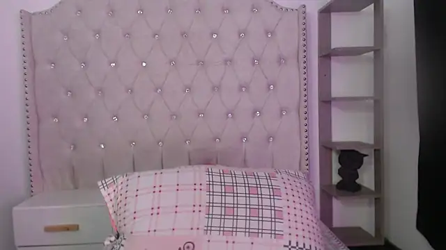 Snapshot of Abril_Squirt chatting on May 2, 2026, 11:43 pm Abril Squirt online show from May 2, 2026, 11:43 pm