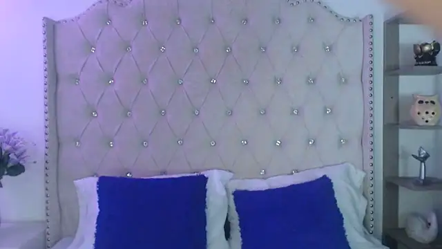 Snapshot of Abril_Squirt chatting on May 28, 2026, 1:03 am Abril Squirt online show from May 28, 2026, 1:03 am