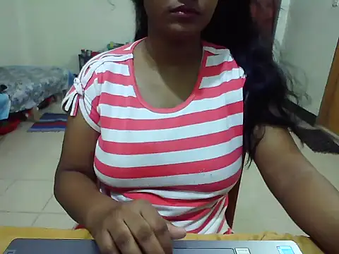 Snapshot of JustinaIra chatting on September 22, 2025, 8:11 pm JustinaIra online show from September 22, 2025, 8:11 pm