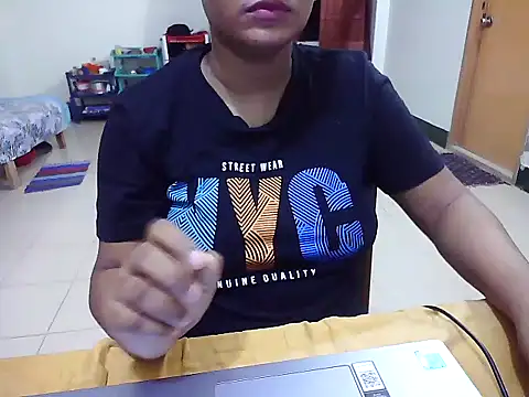 Snapshot of JustinaIra chatting on October 4, 2025, 7:23 pm JustinaIra online show from October 4, 2025, 7:23 pm
