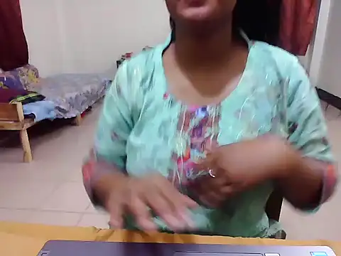 Snapshot of JustinaIra chatting on October 24, 2025, 6:26 pm JustinaIra online show from October 24, 2025, 6:26 pm