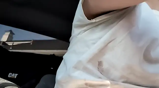 jwiththethickone413 online show from March 4, 2025, 4:20 pm