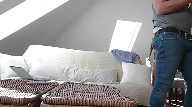 Snapshot of maxmueller321 chatting on March 19, 2025, 1:07 pm maxmueller321 online show from March 19, 2025, 1:07 pm