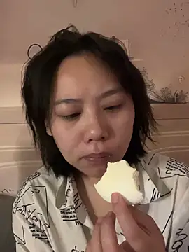 Eliza-E online show from February 6, 2026, 11:30 pm