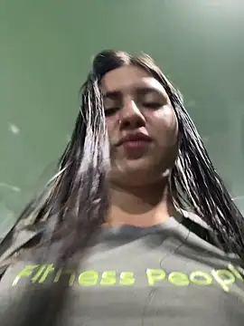 Snapshot of VAL_PRINCESS chatting on December 18, 2024, 12:10 am VAL PRINCESS online show from December 18, 2024, 12:10 am