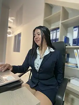 Snapshot of VAL_PRINCESS chatting on November 5, 2025, 12:10 am VAL PRINCESS online show from November 5, 2025, 12:10 am