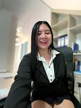 Snapshot of VAL_PRINCESS chatting on November 5, 2025, 9:15 pm VAL PRINCESS online show from November 5, 2025, 9:15 pm