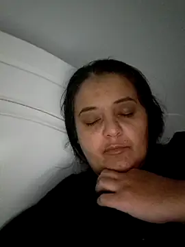 sarahhh1987 online show from November 9, 2025, 7:01 pm