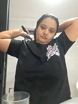 Snapshot of sarahhh1987 chatting on March 2, 2026, 8:43 am sarahhh1987 online show from March 2, 2026, 8:43 am