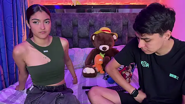 Snapshot of Juva___ chatting on October 19, 2025, 10:32 pm Juva online show from October 19, 2025, 10:32 pm