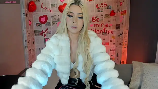 Snapshot of HannaConnor_ chatting on February 13, 2026, 8:49 pm HannaConnor online show from February 13, 2026, 8:49 pm