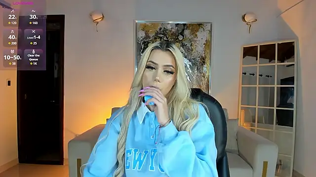 Snapshot of HannaConnor_ chatting on February 19, 2026, 4:41 am HannaConnor online show from February 19, 2026, 4:41 am