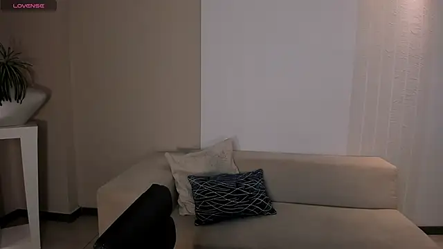 BellaRose X online show from April 22, 2026, 4:59 am