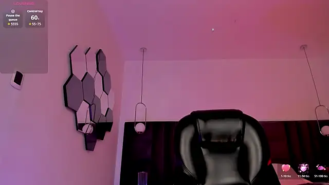 ViolettHansson online show from February 4, 2026, 6:25 pm