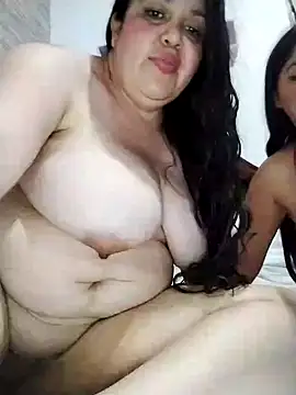 lunanataly online show from February 21, 2025, 11:54 pm