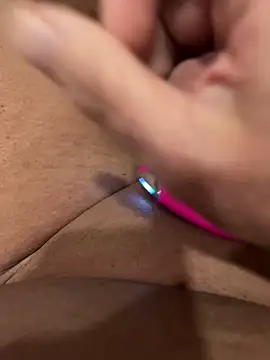 Snapshot of Teloficco chatting on November 12, 2025, 9:25 pm Teloficco online show from November 12, 2025, 9:25 pm