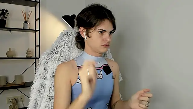 little femb0y online show from February 7, 2026, 11:14 am