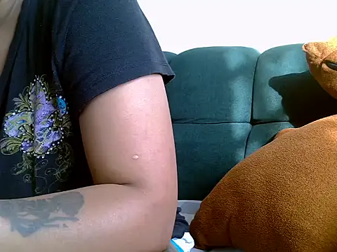 NATASHA LUCKY online show from April 11, 2026, 5:12 am