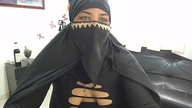 Snapshot of Aaliyah_brown chatting on December 9, 2024, 3:11 pm Aaliyah brown online show from December 9, 2024, 3:11 pm