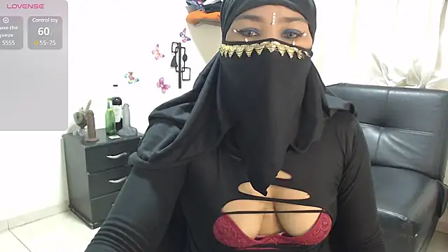 Snapshot of Aaliyah_brown chatting on January 24, 2025, 8:44 am Aaliyah brown online show from January 24, 2025, 8:44 am