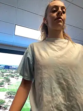 Snapshot of jungleangel chatting on March 5, 2025, 6:45 pm jungleangel online show from March 5, 2025, 6:45 pm