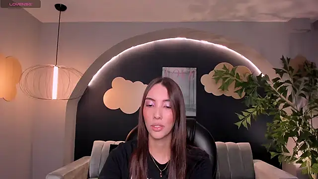 AnaisNin online show from February 10, 2025, 12:18 pm