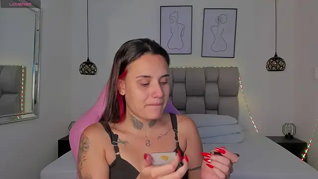 Susan-Sweet-7 online show from January 6, 2026, 8:34 pm