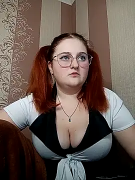 WhiteBellaX online show from February 13, 2026, 9:44 pm
