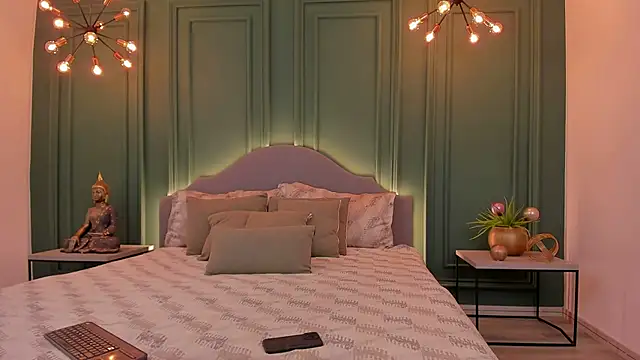 IrisBaker online show from January 3, 2025, 5:20 pm