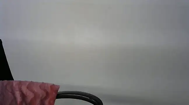 Snapshot of lola-__ chatting on February 11, 2025, 4:35 pm lola- online show from February 11, 2025, 4:35 pm