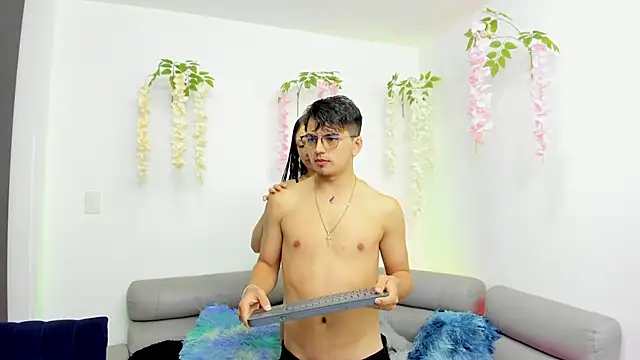 UNIVERSAL SEXX  online show from October 1, 2025, 5:46 am