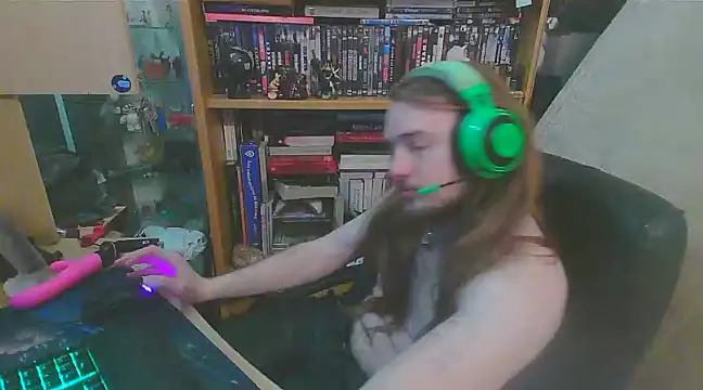 nicolasdumand21 online show from February 23, 2025, 7:28 pm