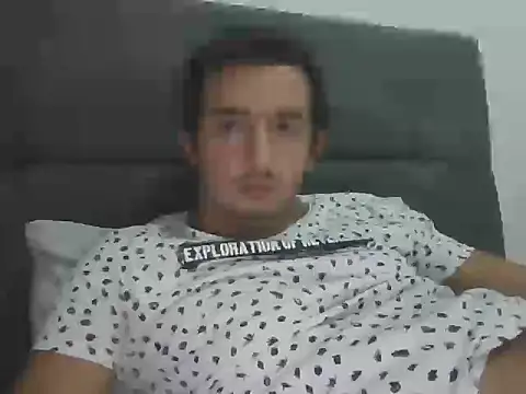 Snapshot of laynufff chatting on September 28, 2025, 8:47 pm laynufff online show from September 28, 2025, 8:47 pm