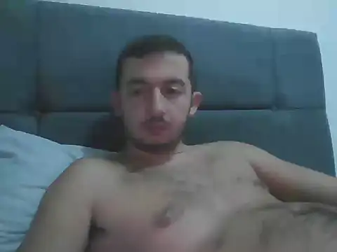 Snapshot of laynufff chatting on October 1, 2025, 8:59 pm laynufff online show from October 1, 2025, 8:59 pm