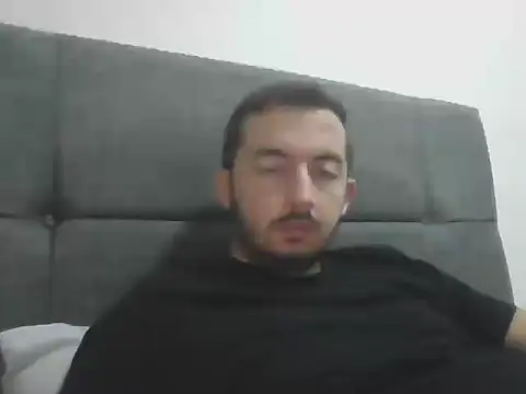Snapshot of laynufff chatting on October 11, 2025, 6:06 pm laynufff online show from October 11, 2025, 6:06 pm