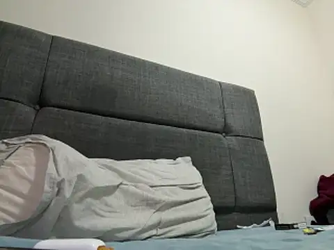 laynufff online show from March 20, 2026, 6:29 am