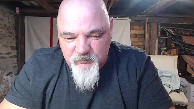 Newfiesausage1972 online show from March 1, 2026, 10:12 pm