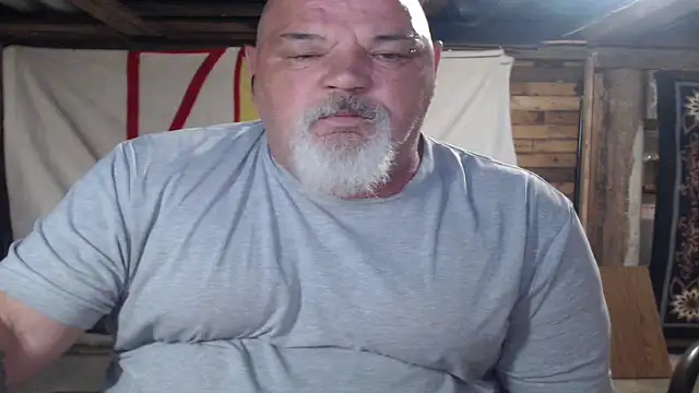 Newfiesausage1972 online show from June 7, 2026, 9:46 am
