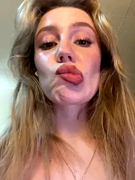 Snapshot of meanexx chatting on September 13, 2025, 8:58 am meanexx online show from September 13, 2025, 8:58 am