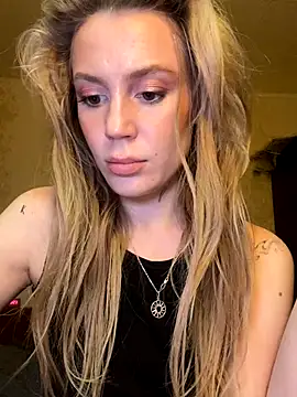 Snapshot of meanexx chatting on September 28, 2025, 4:23 pm meanexx online show from September 28, 2025, 4:23 pm