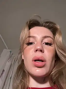 Snapshot of meanexx chatting on October 20, 2025, 4:13 am meanexx online show from October 20, 2025, 4:13 am