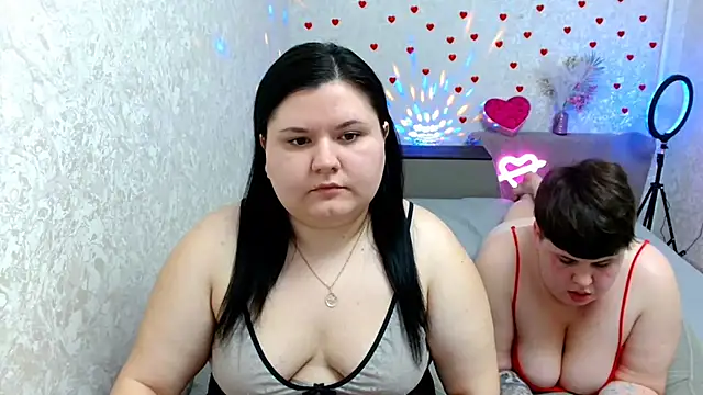BeckyAndHellen online show from February 18, 2025, 7:52 pm