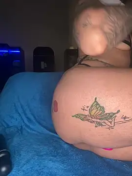 Snapshot of Shuggabutt chatting on February 26, 2025, 3:08 pm Shuggabutt online show from February 26, 2025, 3:08 pm