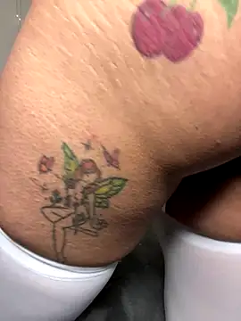 Snapshot of Shuggabutt chatting on October 25, 2025, 11:29 am Shuggabutt online show from October 25, 2025, 11:29 am