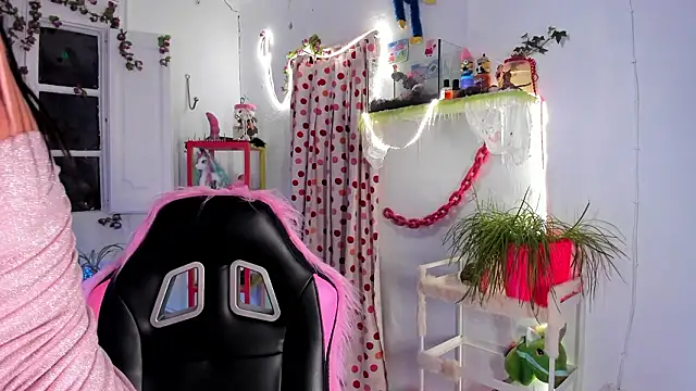 lady sontse  online show from February 15, 2026, 7:10 pm