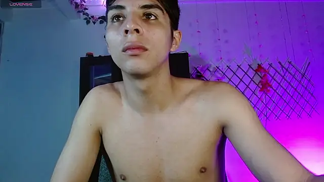 justin alexxx online show from December 6, 2024, 7:34 pm