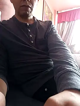 GuapoCoqueto online show from November 26, 2025, 8:10 pm